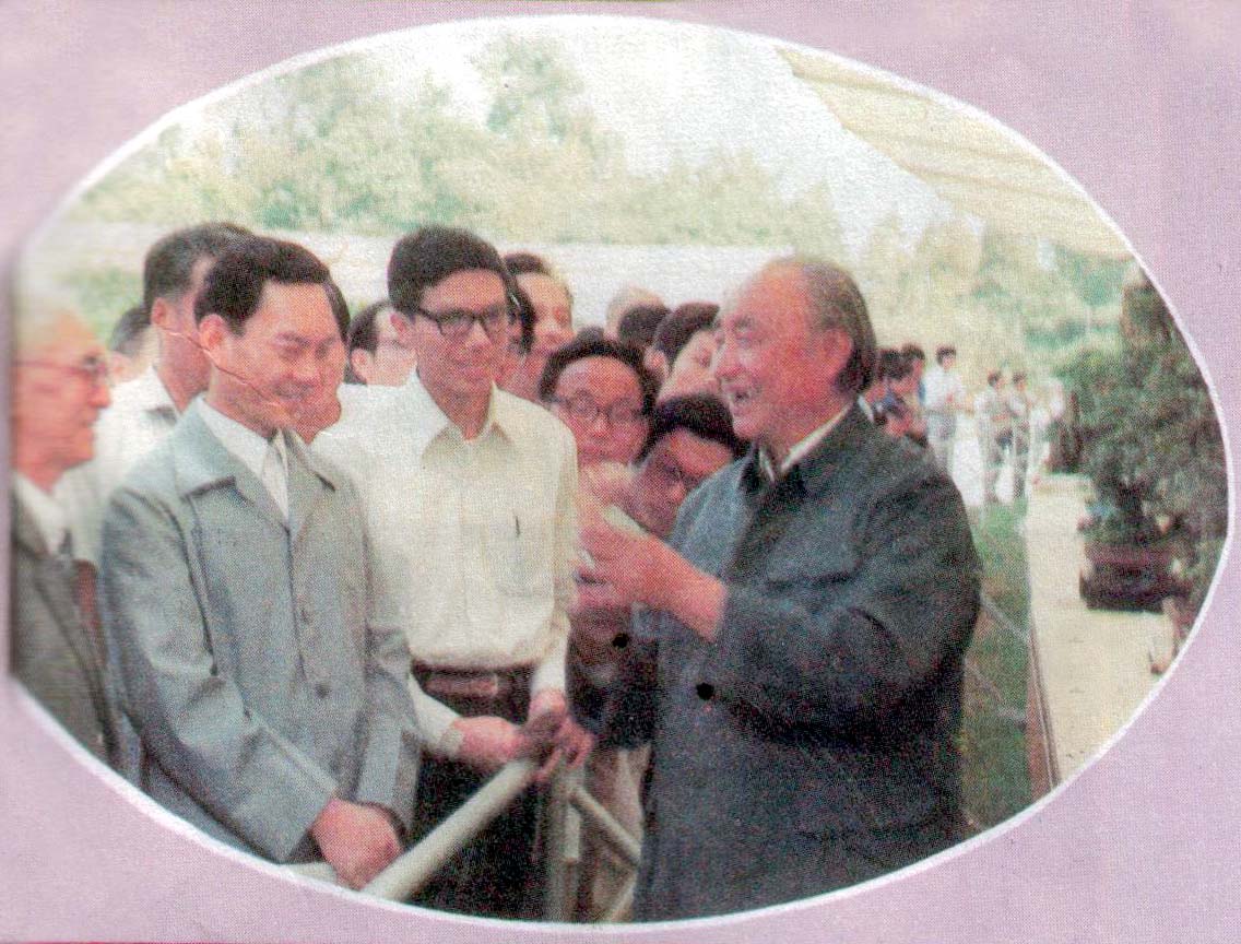 1ݥ1985925Ϻй辰չ.jpg